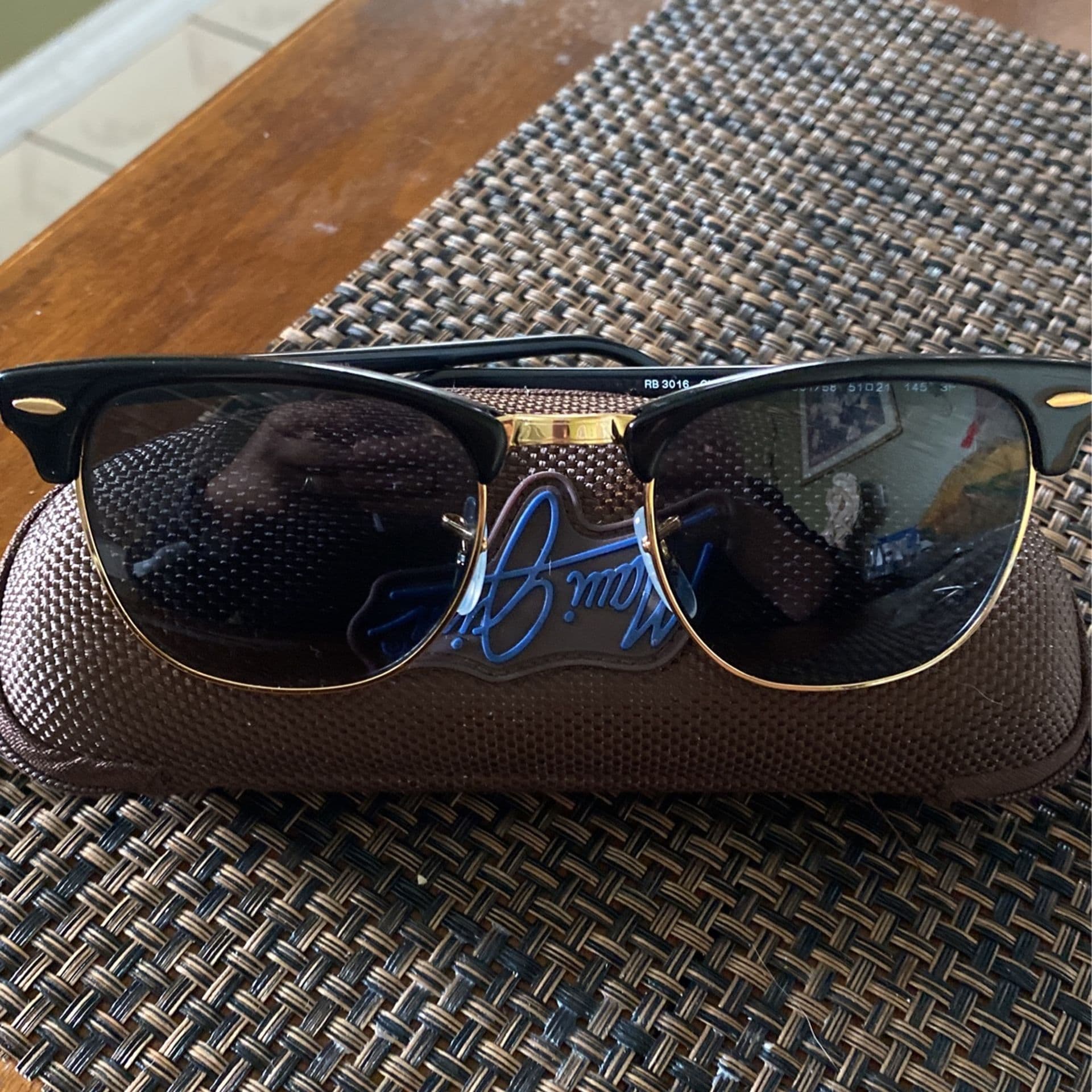 Ray-Ban Sunglasses - نظيف