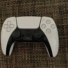 يد PS5 