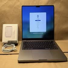 ماك بوك برو M3 Pro - عرض خاص