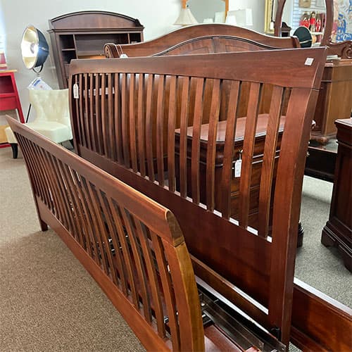 غرفة نوم خشب