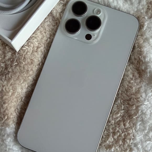 iPhone 15 
