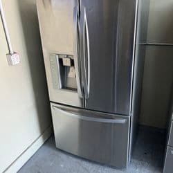 LG Refrigerator - الدمام
