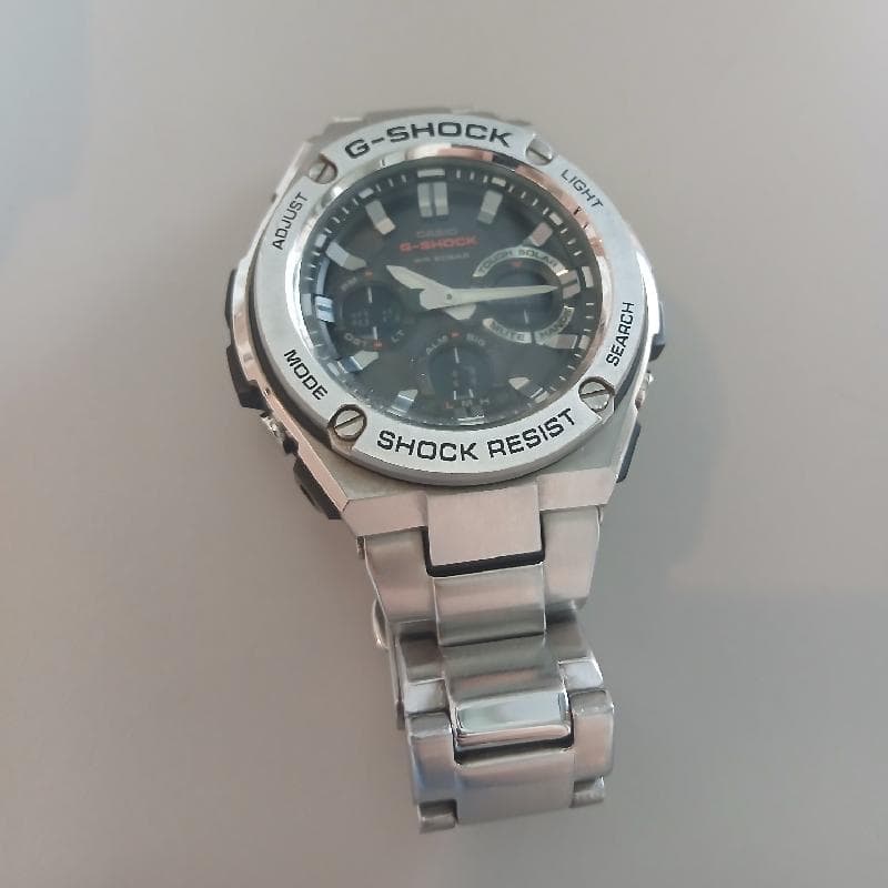 ساعةG-shock gst-s110d