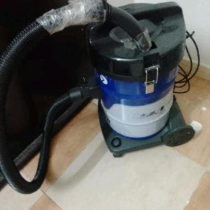 مكنسة كهربائية للبيع