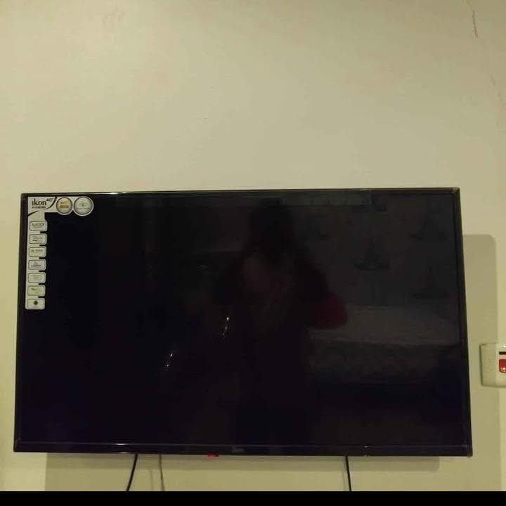 i am selling my iKON android smart TV 40 for 350