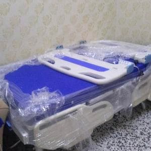 سريرطبي كهربائي للبيع مع كرسي حمام للمرضى