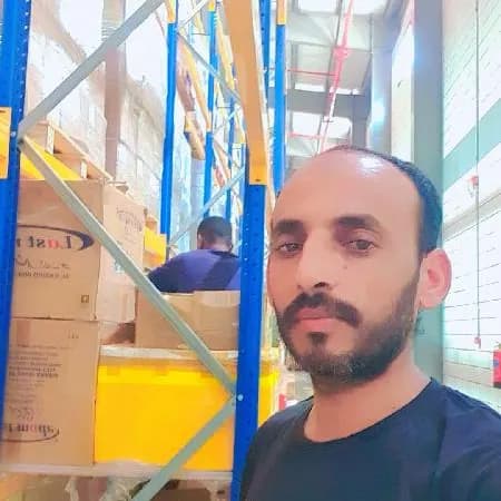 يمني ابحث عن عمل تكفون سواق اوعامل رخصه خصوصي