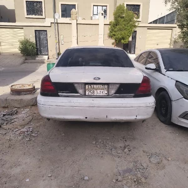 فورد فكتوريا 2003