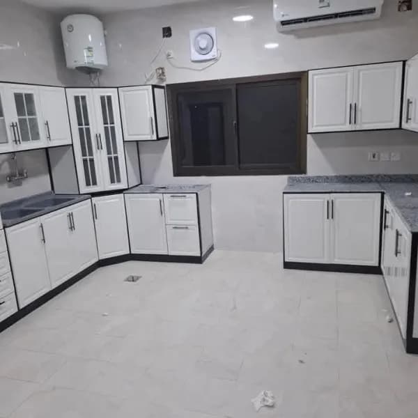 Aluminum Kitchen Technician