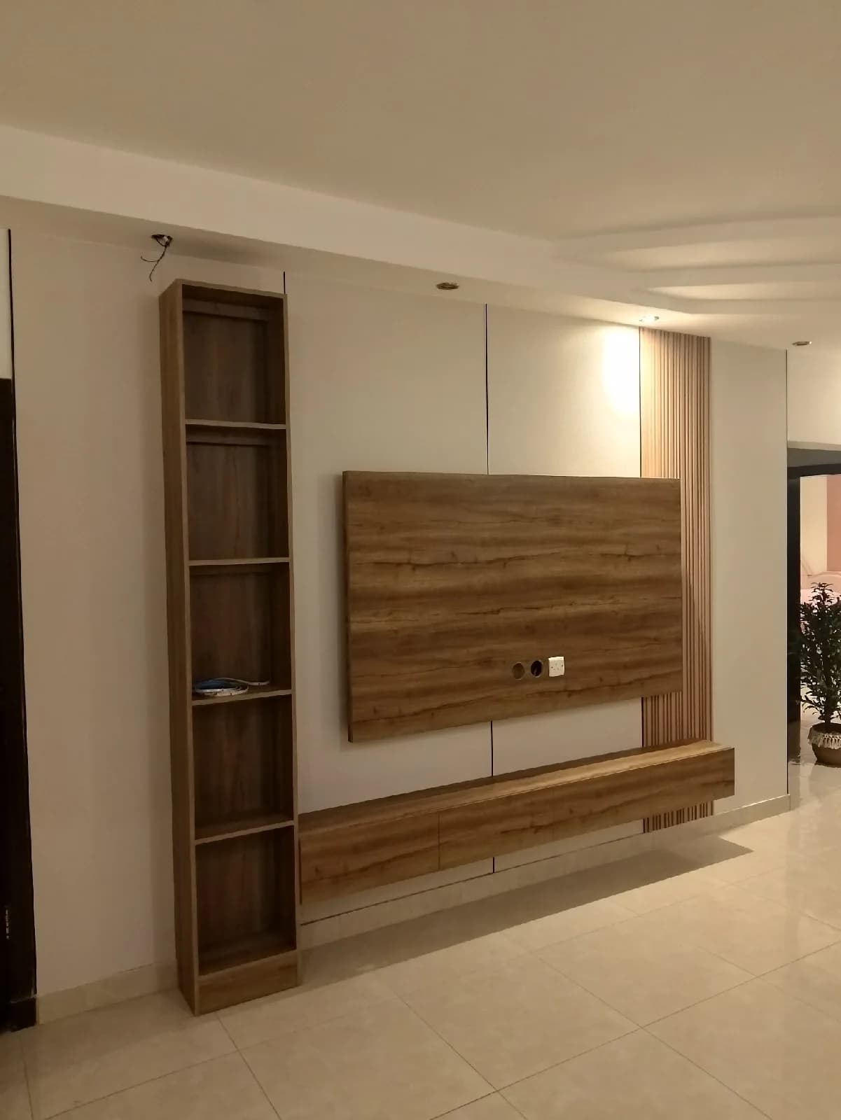 Interior and exterior decor master - gypsum, painting, ceilings