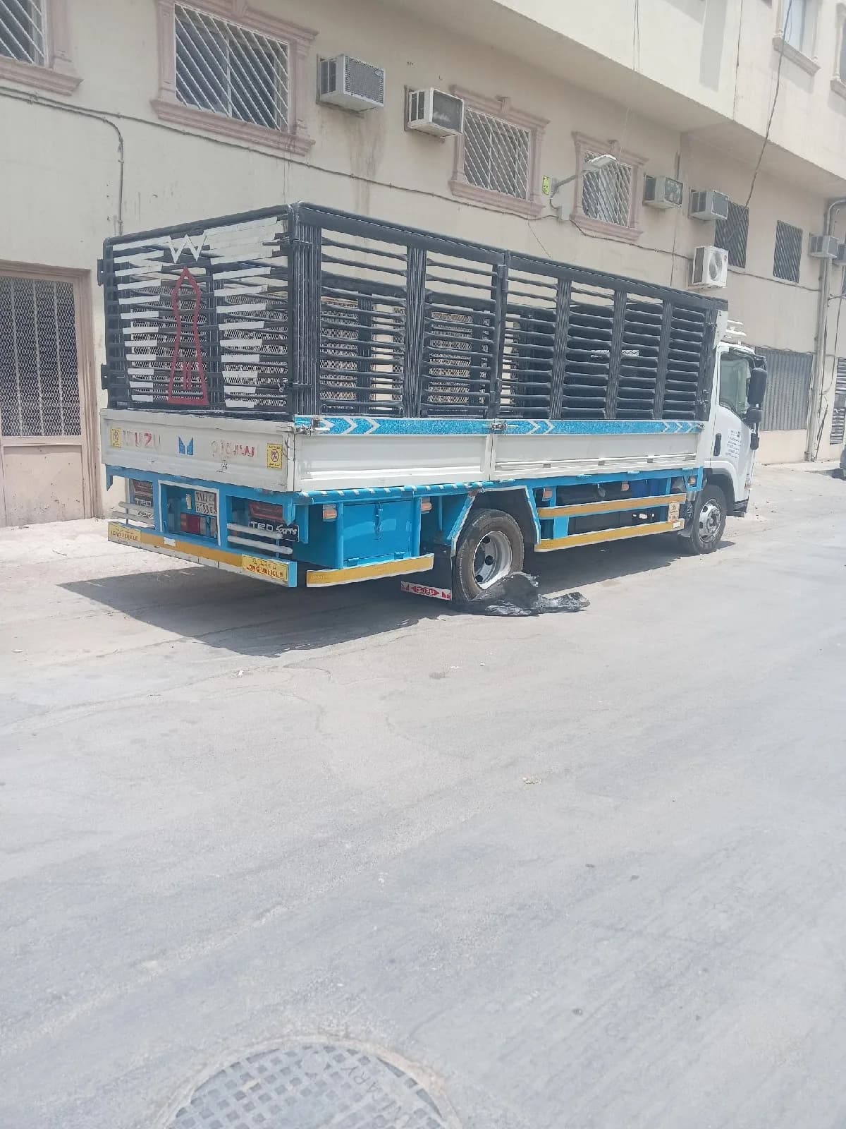 We buy all types of kitchens and air conditioners, used and broken.