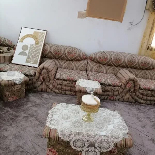 كنب مستعمل شبه جديد إجلس 12 شخص معي الفرشه جديده