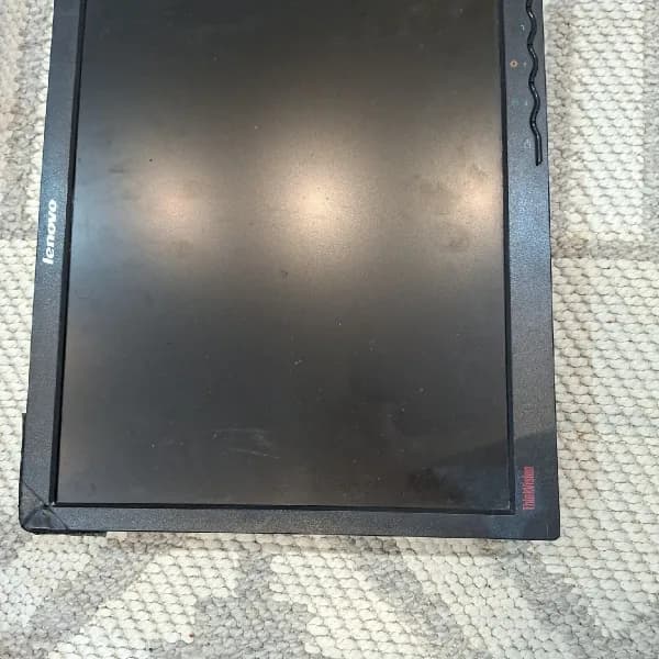 شاشه لينوفو (lenovo) للبيع