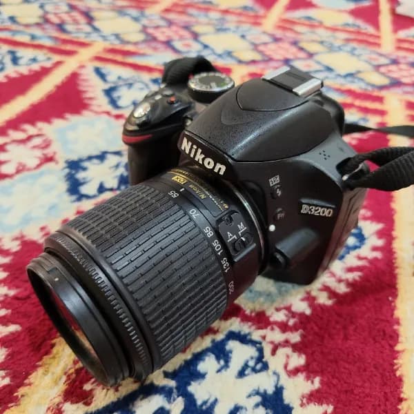 كاميرا نيكون D3200
