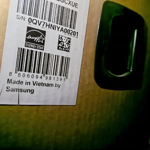 New Samsung 85-inch Smart Digital Signage Screen