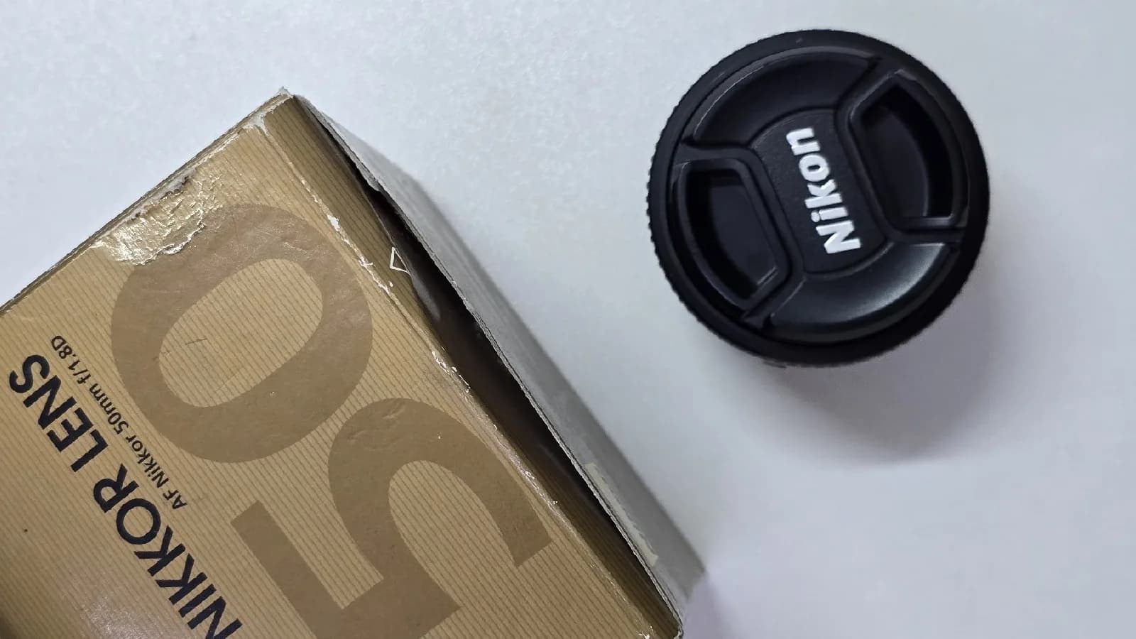 عدسة نيكون 50 mm