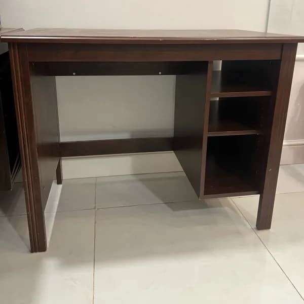 Personal desk