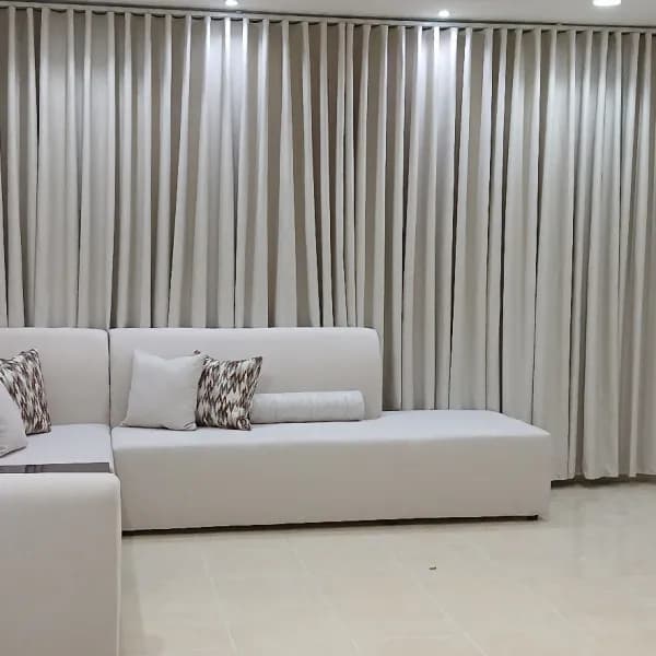 أثاث غرفة: سجاد وكنب