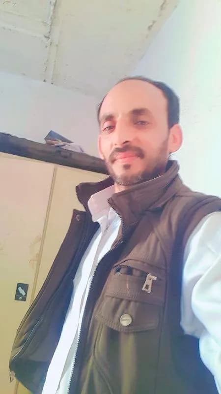 ابحث عن عمل سواق او اي عمل عندي اقامه ورخصه خصوصي