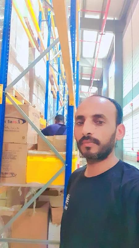 يمني ابحث عن عمل تكفون سواق اوعامل رخصه خصوصي