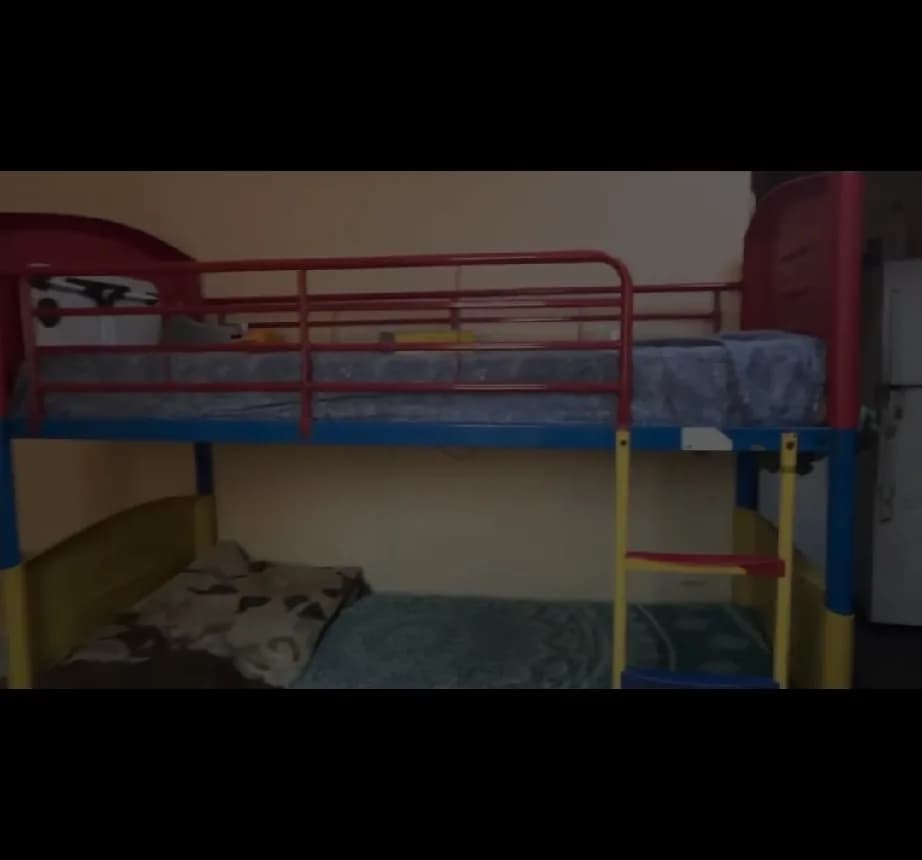 1 سرير دورين بحالة جيدة