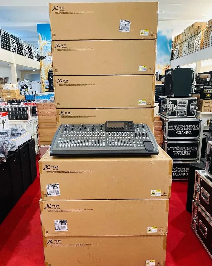 Behringer X32, Midas M32, Pioneer DJ CDJ-3000, Alp