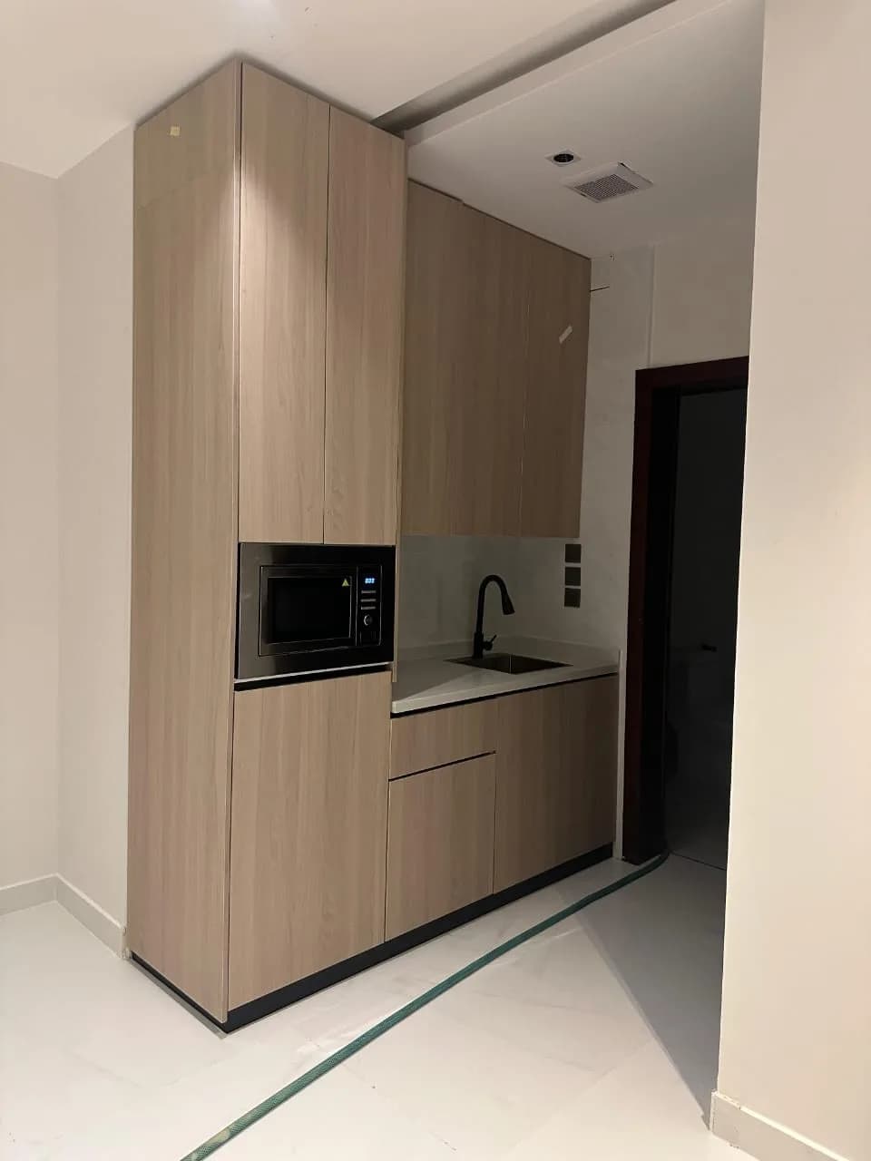 "تصميم وتنفيذ ديكورات داخلية مطابخ كلاسيكيه حديثة